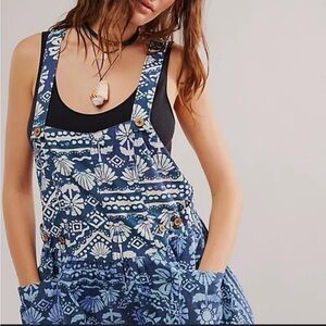 Free People Palm Bay Printed
Shortalls NWOT Medium